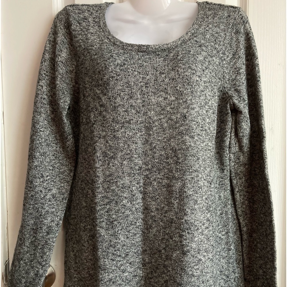 ❤️ 2 for $10 ❤️ Old Navy medium salt and pepper sweater